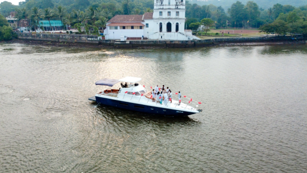 catamaran sailing in goa