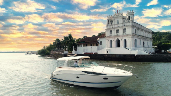 yacht in south goa