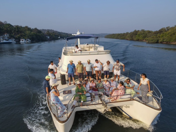price of private yacht in goa